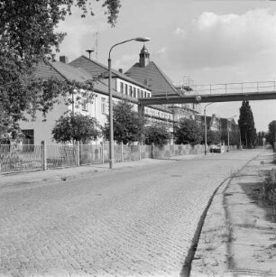 Coswig, Industriestraße : Coswig. Coswig Lacke, Industriestraße 28. Straßenansicht