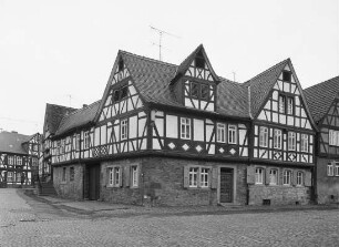 Mischbau; Büdingen, Schloßplatz 4