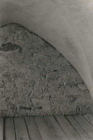 Wechselburg. Stiftskirche. Westriegel. Emporengeschoß des Zwischenbaus. Osthälfte der nördlichen Schildmauer