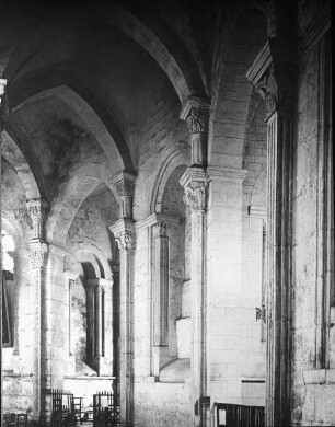 La-Charité-sur-Loire (Nevers), Abteikirche, Chorumgang