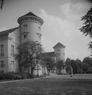 Rheinsberg. Seeseitige Schlossansicht