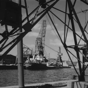 Wismar. Seehafen, Verladearbeiten