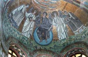 Mosaiken im Presbyterium — Christus, Engel, der heilige Vitalis und Bischof Ecclesius