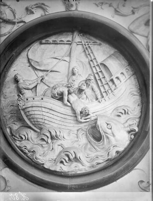 Lettner (Westseite) — Westseite, 4. Medaillon: Jonas und der Walfisch