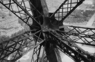 Konstruktionsdetail vom Eiffelturm, Paris