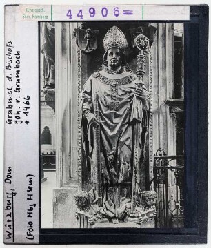 Würzburg: Dom, Grabmal Bischof Johanns von Grumbach