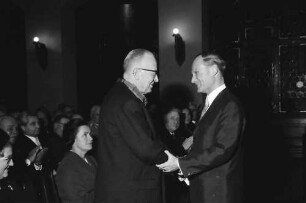 Freiburg: Kaufhaussaal; Großes Bundesverdienstkreuz für Colmars Oberbürgermeister Joseph Rey; Oberbürgermeister Joseph Rey, Oberbürgermeister Keidel