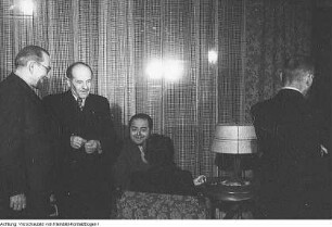 Einweihung des Hauses der Sowjetkultur durch Oberst Kusminow, Gründung der Gesellschaft zum Studium der Kultur der Sowjetunion (SU) (später: Gesellschaft für Deutsch-Sowjetische Freundschaft (DSF)), 8. November 1947 / 15.September 1947