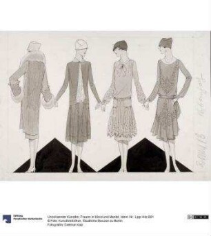 Frauen in Kleid und Mantel