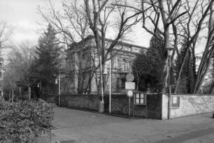 Villa Zwernemann mit Gartenhaus; Hanau, Nußallee 11, Nußallee