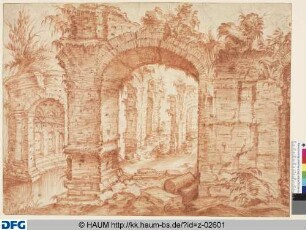 Große antike Mauerreste (Pfeiler und Bögen)