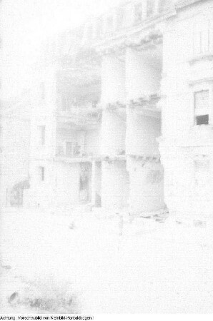 Dresden, Hechtviertel. von den Kriegsschäden beräumte Strassen, 1945