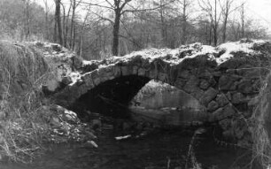 Triebischtal-Kobitzsch. Brücke über die Kleine Triebisch zum ehem. Mühlenhof