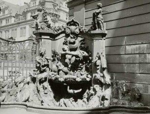 Eckbrunnen mit Nereide