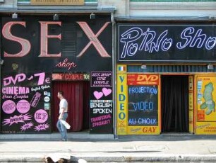 Sexshops Paris Montmartre am Tage