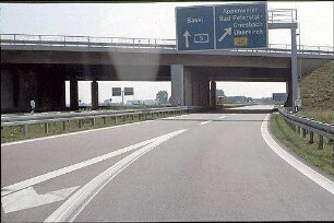 Ausfahrt aus Kreisel Nordwest (Appenweiher Richtung Basel) zu Nebenfahrbahn West (Karlsruhe Richtung Basel)