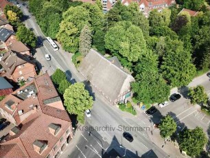 Bargteheide: Luftbild Richtung Nordosten: Utspann Bargteheide, davor Straßenkreuzung Am Markt, Hamburger Straße, Jersbeker Straße