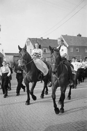 Maibaumwerfen in Radibor : Mejemjetanje w Radworju : Radibor / Radwor