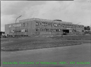 Außenansicht der Schule für Kerntechnik (SKT), von Südosten