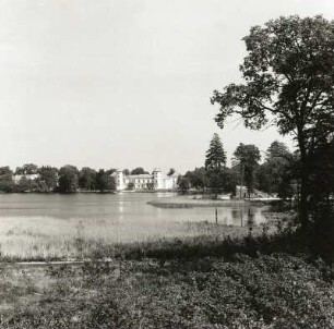Rheinsberg. Blick über den Grienerick-See zum Schloss nach Ostnordost