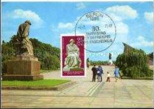 Das Sowjetische Ehrenmal in Treptow, mit Sonderstempel zum 30. Jahrestag des Kriegsendes