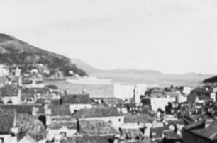 Reisefotos Kroatien. Dubrovnik (Ragusa). Blick über die Altstadt und den alten Hafen zum Passagierschiff "Milwaukee"