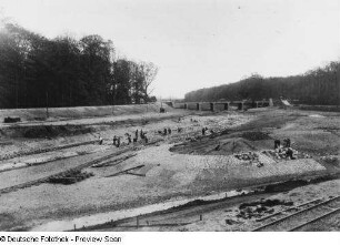 Elster-Luppe-Regulierung, Baustelle mit Feldbahngleisen an der Einmündung der Nahle in der Flutrinne der Neuen Luppe