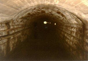 Schwarzer Tunnel