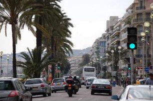 Nizza - Straßenverkehr : Promenade des Anglais, Verkehr am Nachmittag. Aufgenommen in Nizza 2006