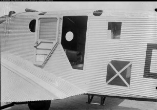 Flugzeug: W 33, Versuchsmaschine m. Fenster u. Innensitz