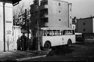 Bukarest: SOS Bonaparte: Autobus gegen eine Ecke gefahren