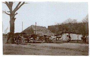 Original-Fotos (doppelt) mit Zensurvermerk 18.11.1916: Nr. 194: Russischer Bauernhof