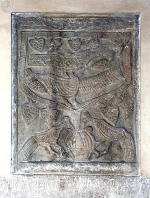 Relief mit vier Pfauen und Weintrauben (Altarfragment?)