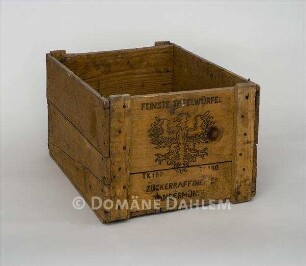 Kiste für "Feinste Tafelwürfel" aus der "Zuckerraffenerie Tangermünde"