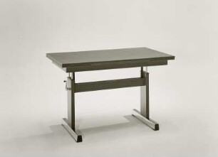 Ausziehtisch (Modell T 65)