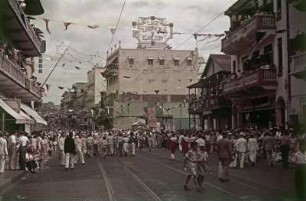 Panama City, Festumzug in der Avenida Central : Reisefotos Panama. Panama City, Avenida Central. Straßenbild mit Festumzug (vielleicht zum Karneval)