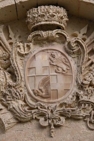 Malta, in Valetta, Wappen an einem Stadttor