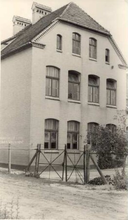 Schule in Raddusch : Šula w Radušu (Delnja Łužica)