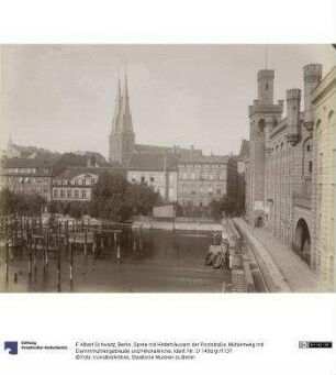 Berlin, Spree mit Hinterhäusern der Poststraße, Mühlenweg mit Dammmühlengebäude und Nikolaikirche