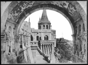 Budapest. Fischerbastei (1895-1902; Frigyes Schulek), Krönungsstiege
