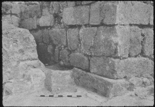 Tell el-mutesellim [Megiddo], Stadttor V A unter Stratum IV-Tor
