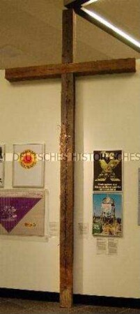 Holzkreuz von der Raketenstation Hasselbach im Hunsrück