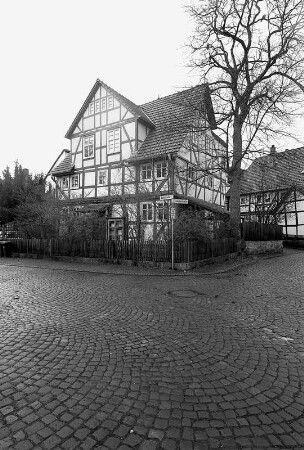 Wohnhaus; Kaufungen, Dorfstraße 2