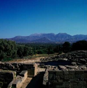 Agia Triada. Minoischer Palast : Kreta, Agia Triada. Blick vom Palast zum Ida