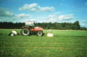 Fotografie: Futtererntetechnik, Frontmähwerk, Trommelmähwerk, Mähaufbereiter