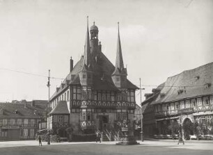 Wernigerode, Marktplatz. Rathaus, Marktbrunnen (1848) und Hotel "Gothisches Haus". Blick nach Südwest, Juni 1916
