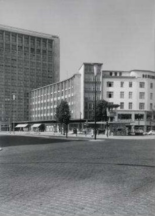 180° Panorama, Bild 1 von 8. Ansicht der Straßenkreuzung Kurfürstendamm, Joachimsthaler Straße mit Blick auf das Café Kranzler. Berlin-Charlottenburg, Kurfürstendamm