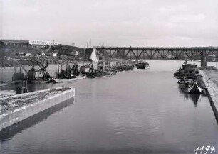 Ausbaggerung Schleusenunterkanal Kachlet/Donau