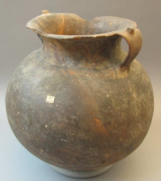 Clay vessel