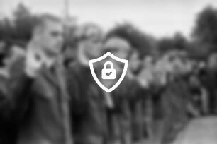 Exer: landesweite Vereidigung von Polizeianwärtern für Schleswig-Holstein: angetretene junge Polizisten beim Diensteid: hinten Bäume: 15. September 1996